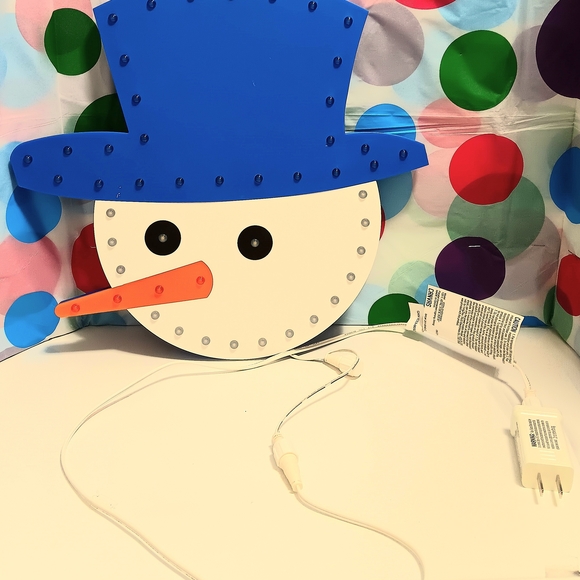 Festive LED Snowman Light with Blue Hat - Picture 5 of 6